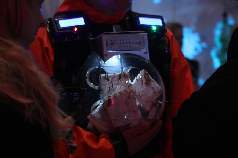 Press kit | 3552-01 - Press release | Inxect Suit - Inxects - Product -  Mealworm habitat located on the front of the inxect suit.   - Photo credit: Åste K. Ullring Holtan