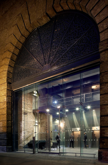 Dossier de presse | 935-01 - Communiqué de presse | Transforming King’s Cross - John McAslan + Partners - Architecture institutionnelle - This project has publication restrictions: It is necessary for media to obtain v2com’s permission before publication. media@v2com.biz  tél : 514.845.1188 - Crédit photo : Hufton and Crow