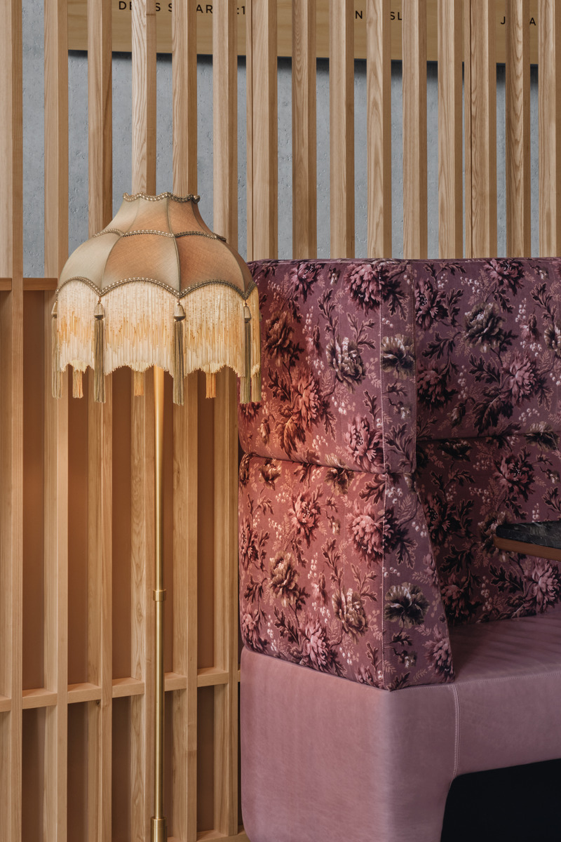 Press kit | 1301-06 - Press release | Café Constance: A Grand Plié of Whimsical Design - Atelier Zébulon Perron - Commercial Interior Design - Photo credit: Alex Lesage