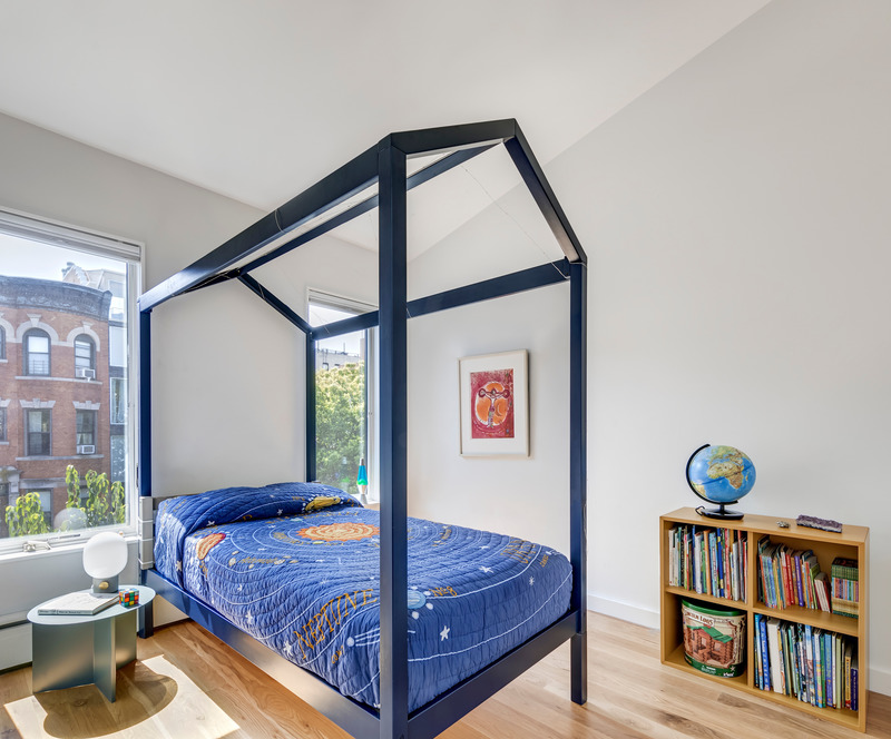 Press kit | 2875-14 - Press release | 12th Street Townhouse - Barker Architecture Office - Residential Interior Design - Photo credit: Francis Dzikowski/OTTO