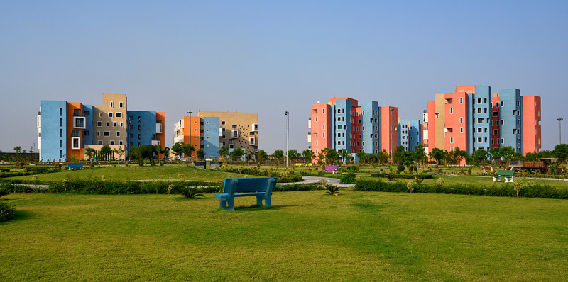 Dossier de presse | 1432-14 - Communiqué de presse | Shree Town - Sanjay Puri Architects - Architecture résidentielle - SOUTH VIEW SHOWING HOSTEL, STUDIOS 2 &amp; 3... - Crédit photo : MR.DINESH MEHTA