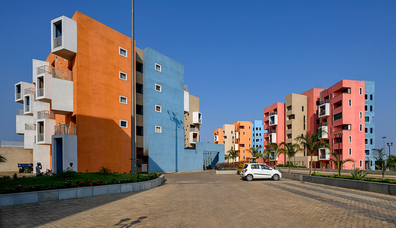 Dossier de presse | 1432-14 - Communiqué de presse | Shree Town - Sanjay Puri Architects - Architecture résidentielle - Street View - Crédit photo : MR.DINESH MEHTA