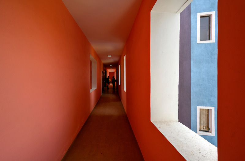 Dossier de presse | 1432-14 - Communiqué de presse | Shree Town - Sanjay Puri Architects - Architecture résidentielle - INTERNAL CORRIDORS - Crédit photo : MR.DINESH MEHTA