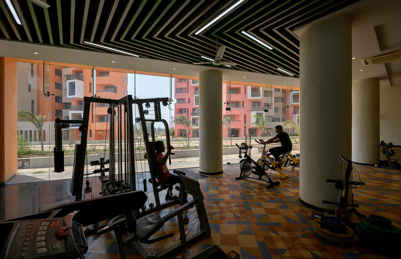 Dossier de presse | 1432-14 - Communiqué de presse | Shree Town - Sanjay Puri Architects - Architecture résidentielle - GYMNASIUM - Crédit photo : MR.DINESH MEHTA