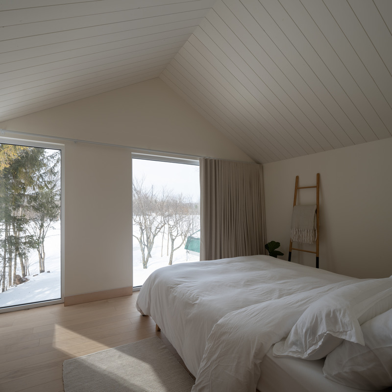 Dossier de presse | 5554-04 - Communiqué de presse | Résidence MI-1 - Dupont Blouin - Architecture résidentielle - Chambre principale - Crédit photo : Olivier Blouin
