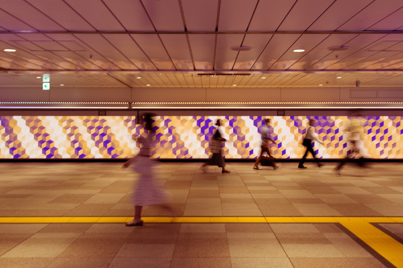 Press kit | 1089-08 - Press release | The Colour Bath at Tokyo’s Shinjuku Station - Moment Factory - Multimedia Design - Photo credit: Moment factory