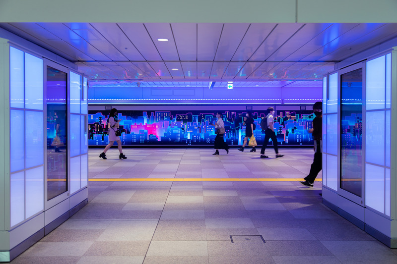 Press kit | 1089-08 - Press release | The Colour Bath at Tokyo’s Shinjuku Station - Moment Factory - Multimedia Design - Photo credit: Moment factory