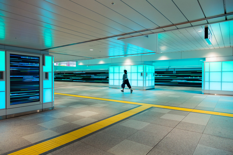 Press kit | 1089-08 - Press release | The Colour Bath at Tokyo’s Shinjuku Station - Moment Factory - Multimedia Design - Photo credit: Moment factory