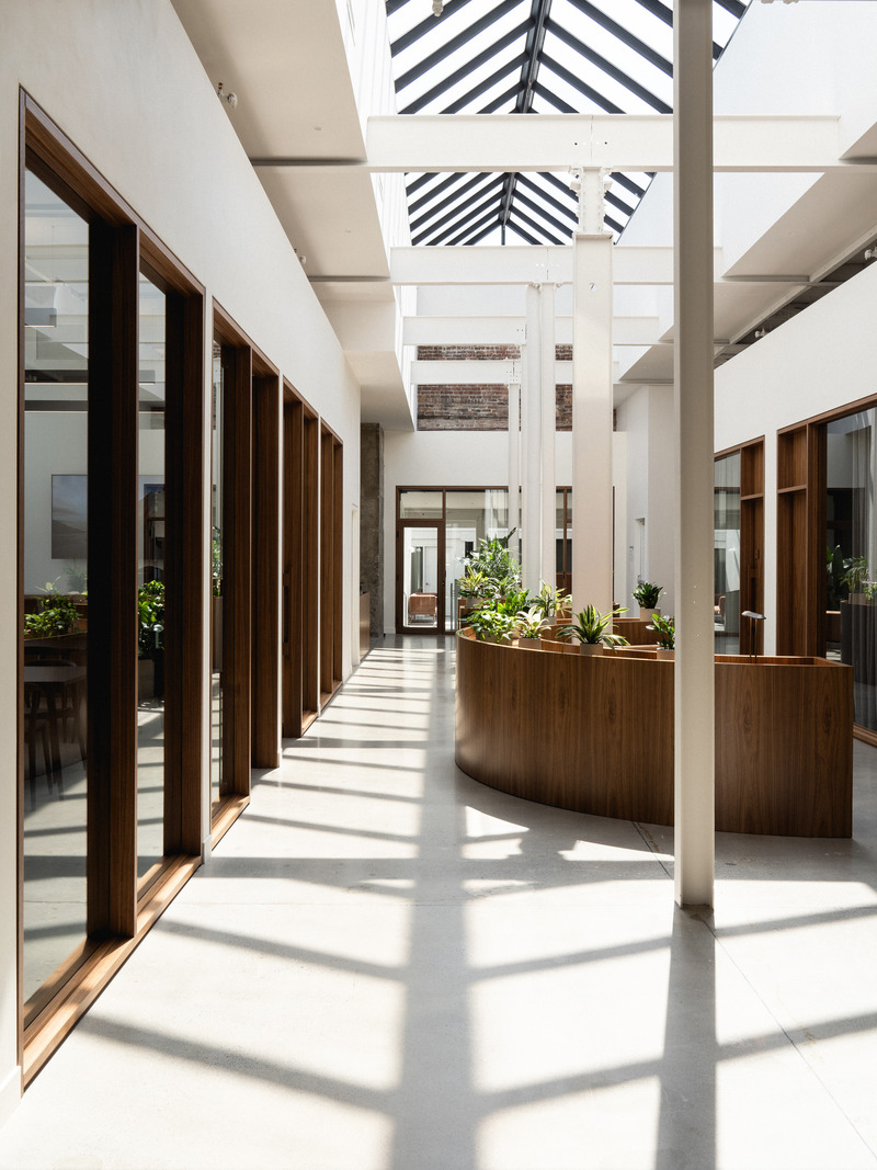 Dossier de presse | 1685-03 - Communiqué de presse | Maison Accuracy - Atelier L'Abri - Design d’intérieur commercial - Crédit photo : Raphaël Thibodeau