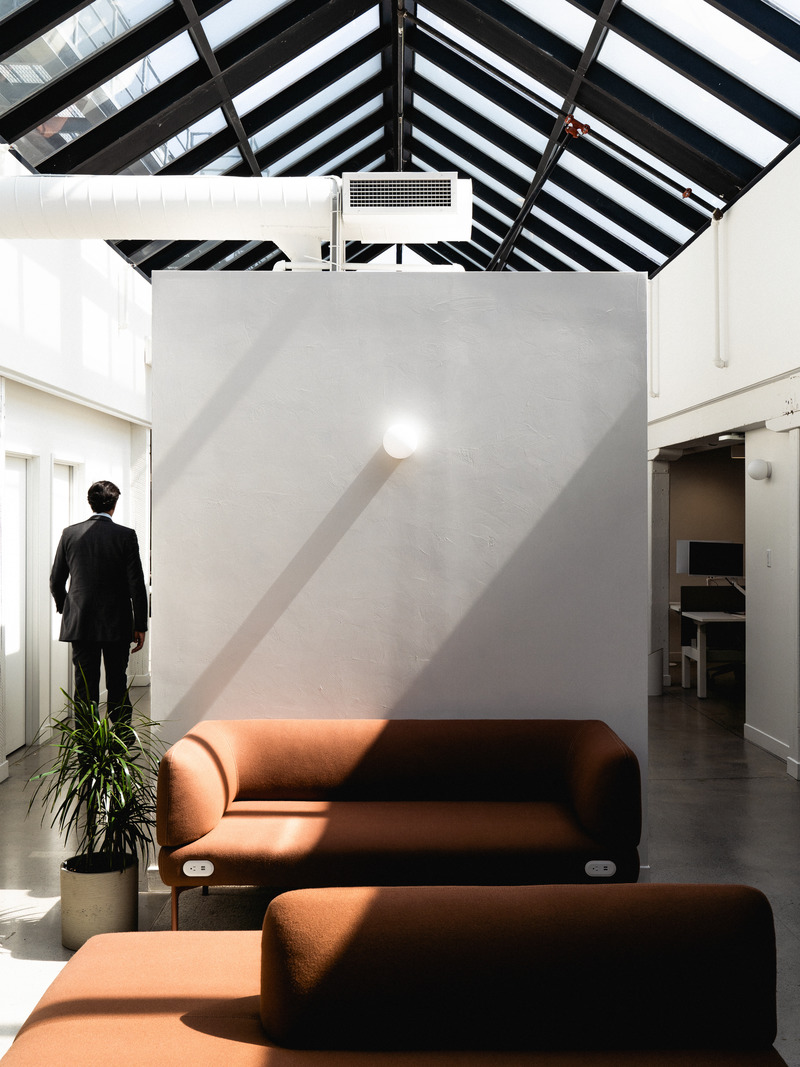 Dossier de presse | 1685-03 - Communiqué de presse | Maison Accuracy - Atelier L'Abri - Design d’intérieur commercial - Crédit photo : Raphaël Thibodeau