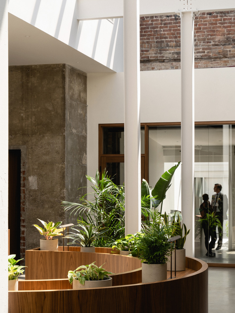 Dossier de presse | 1685-03 - Communiqué de presse | Maison Accuracy - Atelier L'Abri - Design d’intérieur commercial - Crédit photo : Raphaël Thibodeau