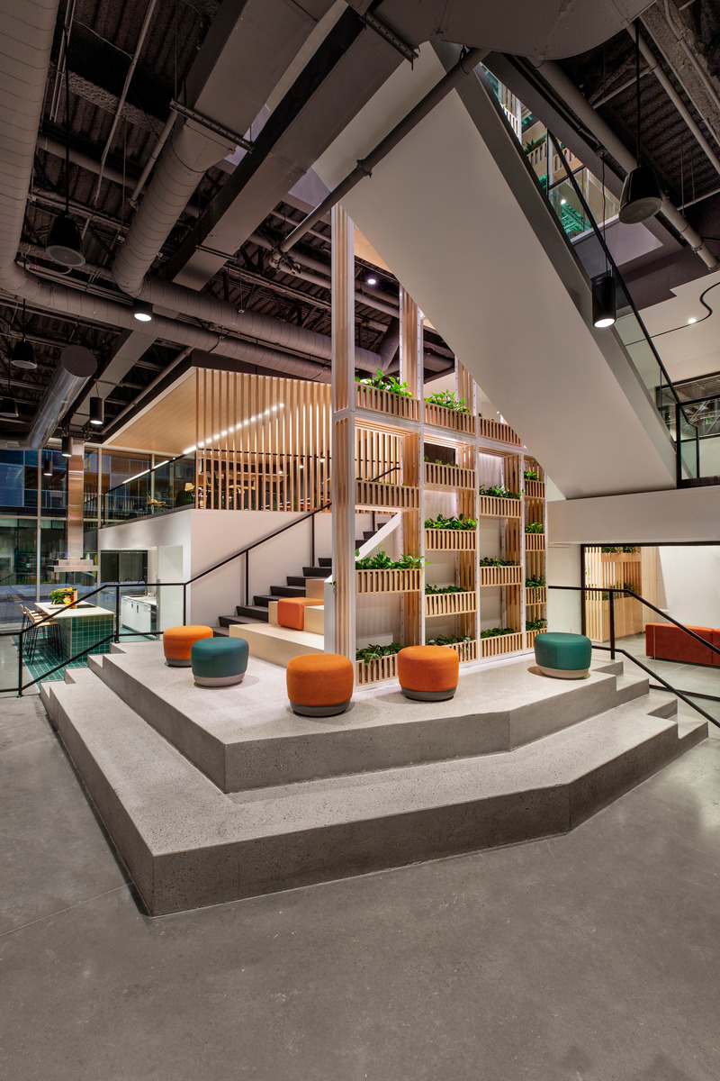 Press kit | 865-53 - Press release | Lemay Designs Bonduelle's New Headquarters in Brossard - Lemay - Commercial Interior Design - Photo credit: Claude-Simon Langlois