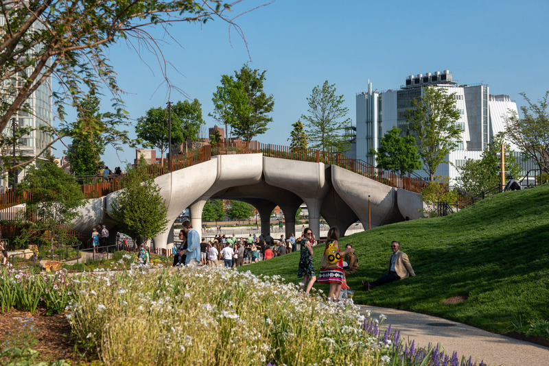 Press kit | 1071-16 - Press release | World's Best Architecture 2022 Announced - Architizer - Commercial Architecture - Little Island by Heatherwick Studio, New York, A+Awards Jury Winner in the Public Parks and Green Spaces category - Photo credit: Timothy Schenck