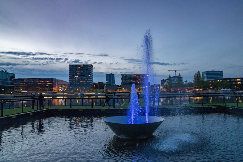 Press kit | 6081-01 - Press release | A Floating Pavilion as Testing Grounds for Museum-to-be M. in Dutch New Town Almere - M. - Art - Nieuw Flevo Peil - a temporary interactive water sculpture by Meike Ziegler pulsating  to the heartbeats of the inhabitants of the province of Flevoland, commissioned by M. and the province of Flevoland - Photo credit: Mothership/Vincent van Dordrecht