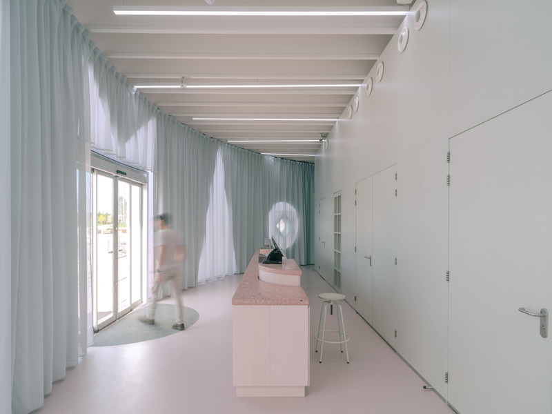 Press kit | 6081-01 - Press release | A Floating Pavilion as Testing Grounds for Museum-to-be M. in Dutch New Town Almere - M. - Art - Lobby of M.'s pavilion  - Photo credit: Riccardo de Vecchi for M.