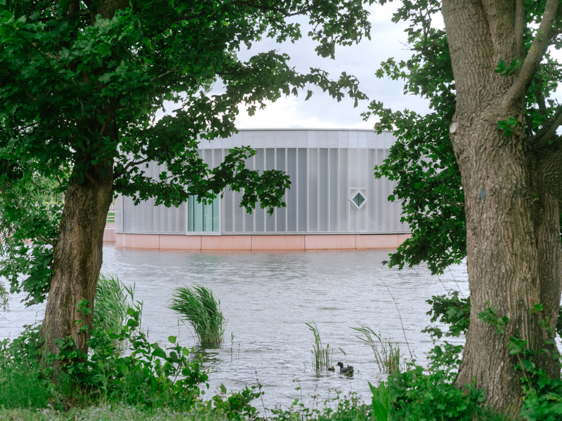 Press kit | 6081-01 - Press release | A Floating Pavilion as Testing Grounds for Museum-to-be M. in Dutch New Town Almere - M. - Art - M.'s pavilion by Studio Ossidiana - Photo credit: Riccardo de Vecchi for M.