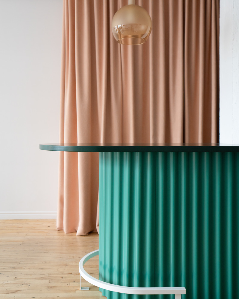 Dossier de presse | 5554-03 - Communiqué de presse | Le vin dans les voiles - Dupont Blouin - Design d’intérieur commercial - Crédit photo : Olivier Blouin