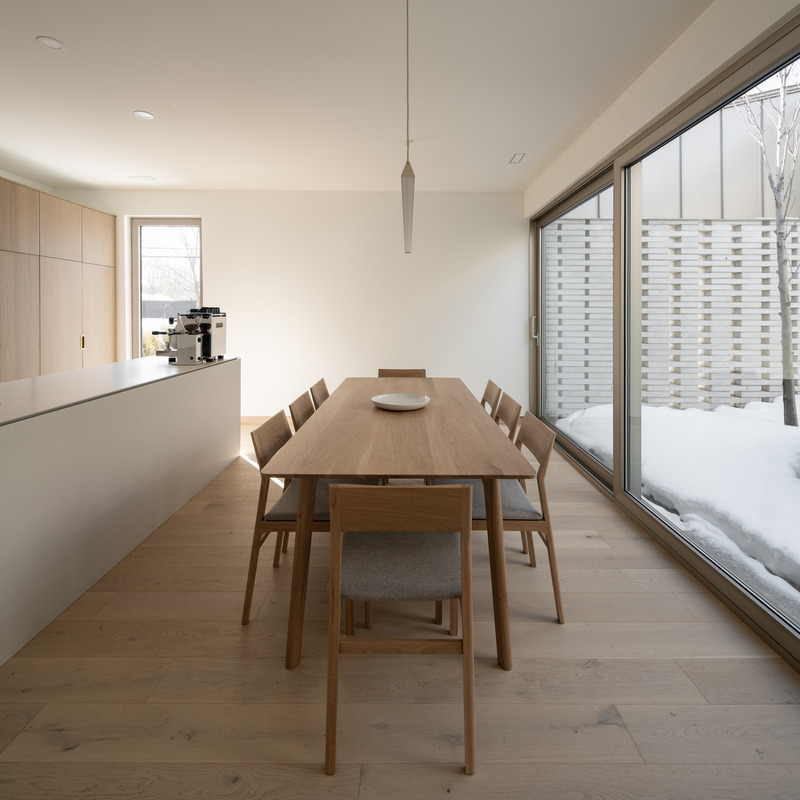 Dossier de presse | 5554-05 - Communiqué de presse | Résidence MI-2 - Dupont Blouin - Architecture résidentielle - Salle à manger  - Crédit photo : Olivier Blouin