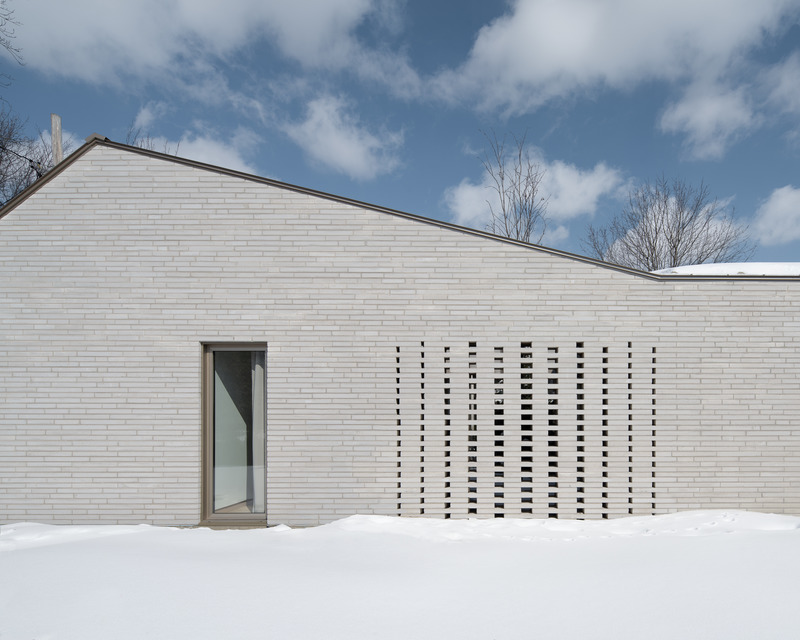 Dossier de presse | 5554-05 - Communiqué de presse | Résidence MI-2 - Dupont Blouin - Architecture résidentielle - Facade est - Crédit photo : Olivier Blouin
