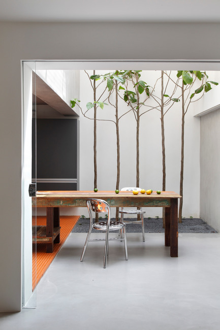 Dossier de presse | 926-01 - Communiqué de presse | Studio GT SP - Studio Guilherme Torres - Design d’intérieur résidentiel - Crédit photo : Denilson Machado – MCA Estúdio