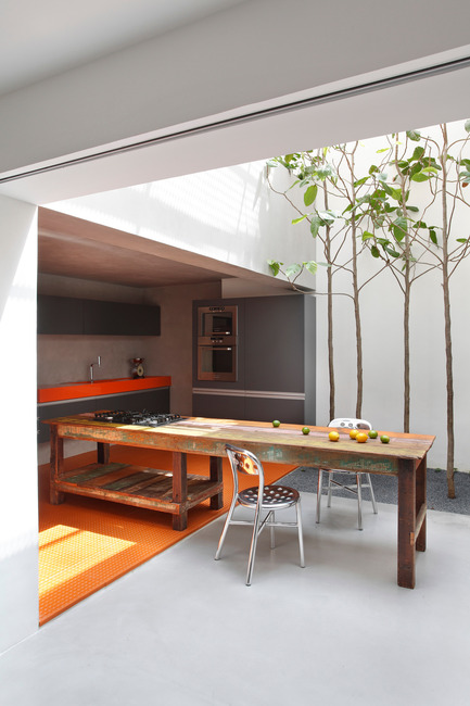 Dossier de presse | 926-01 - Communiqué de presse | Studio GT SP - Studio Guilherme Torres - Design d’intérieur résidentiel - Crédit photo : Denilson Machado – MCA Estúdio