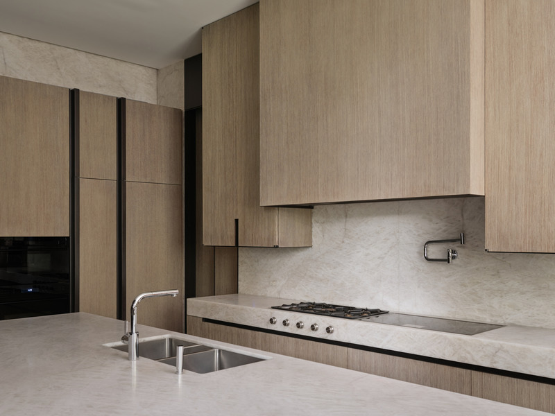 Dossier de presse | 889-05 - Communiqué de presse | Gallery Residence: A Forever Home Steeped in Serenity, Sophistication and Artistry - BURDIFILEK - Design d’intérieur résidentiel - Crédit photo : Doublespace