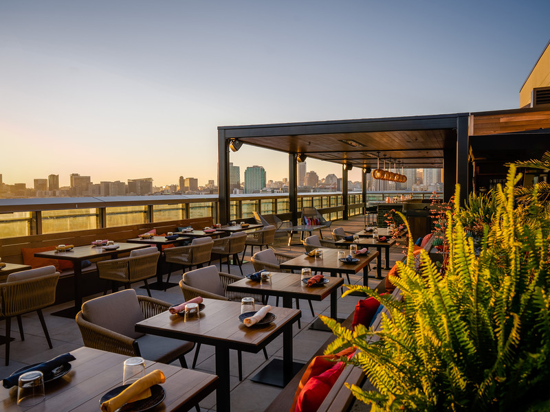 Dossier de presse | 2757-29 - Communiqué de presse | WDA Showcases Hospitality Trends with New Restaurant Projects - William Duff Architects (WDA) - Architecture commerciale -  <p class="">KAIYŌ Rooftop: The seating options are varied and flexible, and include built-in banquettes.<br></p>  - Crédit photo : Equal Parts Media