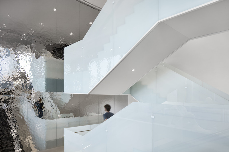 Dossier de presse | 1387-09 - Communiqué de presse | NEUF + 12 directeur(-trice)s - NEUF architect(e)s - Évènement + Exposition - CHUM (2017). En collaboration avec CannonDesign  - Crédit photo : Adrien Williams