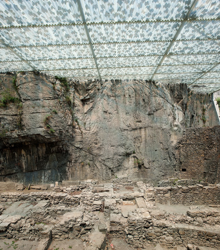 Dossier de presse | 925-01 - Communiqué de presse | Couverture des ruines archéologiques de l’abbaye de St-Maurice - savioz fabrizzi architectes - Architecture institutionnelle - PHOTOGRAPHS ARE NOT ROYALTY FREE, PLEASE CONTACT THE PHOTOGRAPHER TO NEGOTIATE USE FOR PUBLICATION:M.Thomas Jantscher thomas@jantscher.ch   Tel.: 00 41 79 341 48 10  - Crédit photo : Thomas Jantscher