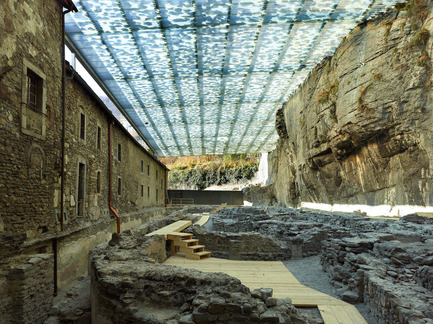Dossier de presse | 925-01 - Communiqué de presse | Couverture des ruines archéologiques de l’abbaye de St-Maurice - savioz fabrizzi architectes - Architecture institutionnelle - PHOTOGRAPHS ARE NOT ROYALTY FREE, PLEASE CONTACT THE PHOTOGRAPHER TO NEGOTIATE USE FOR PUBLICATION:M.Thomas Jantscher thomas@jantscher.ch   Tel.: 00 41 79 341 48 10  - Crédit photo : Thomas Jantscher