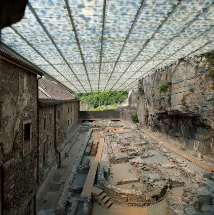 Dossier de presse | 925-01 - Communiqué de presse | Couverture des ruines archéologiques de l’abbaye de St-Maurice - savioz fabrizzi architectes - Architecture institutionnelle - PHOTOGRAPHS ARE NOT ROYALTY FREE, PLEASE CONTACT THE PHOTOGRAPHER TO NEGOTIATE USE FOR PUBLICATION:M.Thomas Jantscher thomas@jantscher.ch   Tel.: 00 41 79 341 48 10  - Crédit photo : Thomas Jantscher