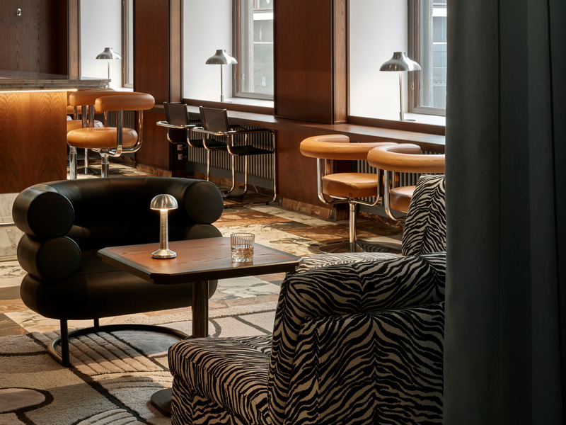 Dossier de presse | 5941-01 - Communiqué de presse | Nordic Elegance with a Twist - Fyra - Design d’intérieur commercial - Crédit photo : Riikka Kantinkoski<br>