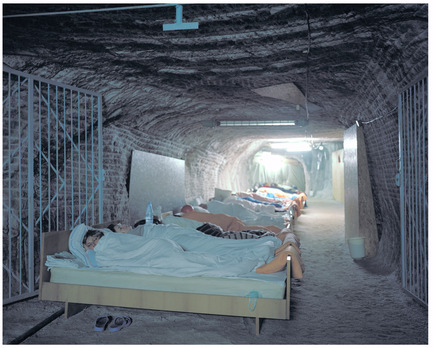 Dossier de presse | 756-04 - Communiqué de presse | En imparfaite santé : la médicalisation de l’architecture - Centre Canadien d’Architecture (CCA) - Édition - Speleotherapy. Breathing In, Mine de sel de Solotvyno, Ukraine, 2009. Kirill Kuletski, photographe.© Kirill Kuletski