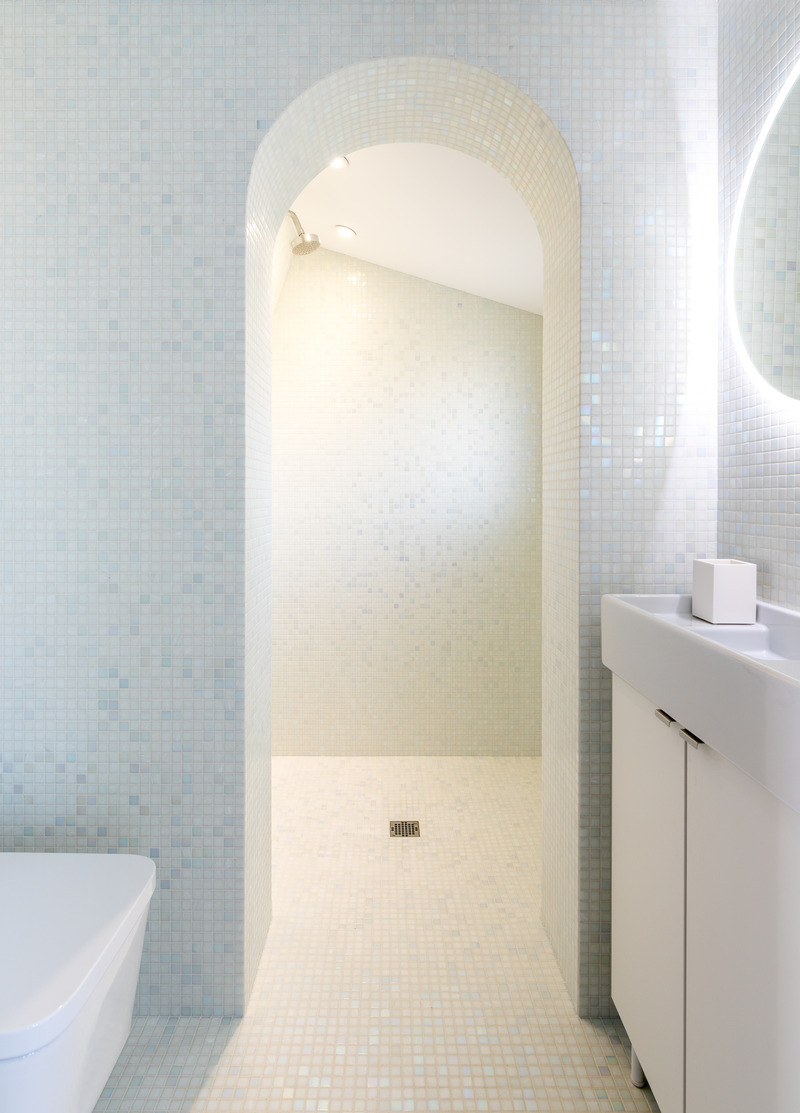 Press kit | 2180-05 - Press release | A House with a View - Martins | Afonso atelier de design - Residential Architecture - Small Bathroom<b> </b><br style=""> - Photo credit: Mickaël Martins Afonso Mickaël Martins Afonso 