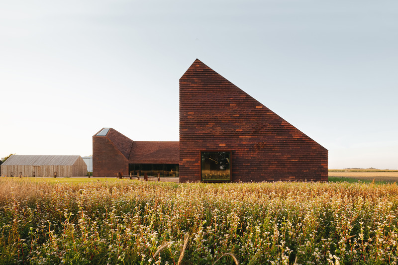 Dossier de presse | 809-37 - Communiqué de presse | Meet the Winners of The  2022 AZ Awards! - AZURE Media - Concours - <p>Winner + People's Choice – Architecture, Buildings Under 1,000 SqM</p><p>House of Grain, Hjørring, Denmark</p><p><br></p><p style="">Reiulf Ramstad Arkitekter, Oslo, Norway<br style=""></p> - Crédit photo : Boris Brorman Jensen