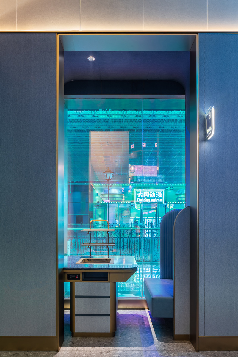 Press kit | 3531-06 - Press release | New Version of Haidilao - Vermilion Zhou Design Group - Commercial Interior Design - Even one person also can enjoy the hot pot - Photo credit: Vincent Wu