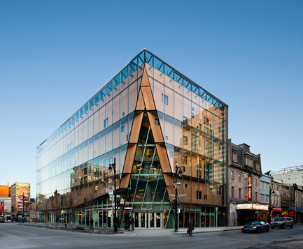 Dossier de presse | 675-05 - Communiqué de presse | Le 2-22, Quartier des spectacles, Montréal - Aedifica - Architecture institutionnelle - Crédit photo : Stéphane Brügger
