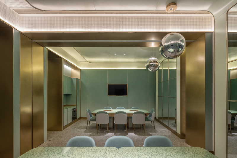 Press kit | 3531-06 - Press release | New Version of Haidilao - Vermilion Zhou Design Group - Commercial Interior Design - the private dining room can flexible expanding use. - Photo credit: Vincent Wu