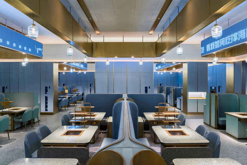 Press kit | 3531-06 - Press release | New Version of Haidilao - Vermilion Zhou Design Group - Commercial Interior Design - dining area - Photo credit: Vincent Wu