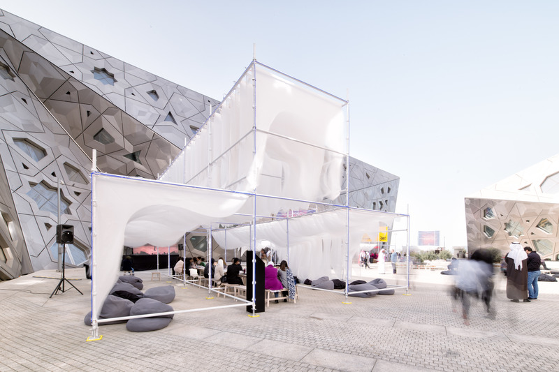 Dossier de presse | 5676-01 - Communiqué de presse | Kuwaiti Architecture Office STUDIO TOGGLE Named "Best Young Architecture Office in the World" - STUDIO TOGGLE - Architecture résidentielle - Luminous Drapes  - Crédit photo : Gijo Paul George