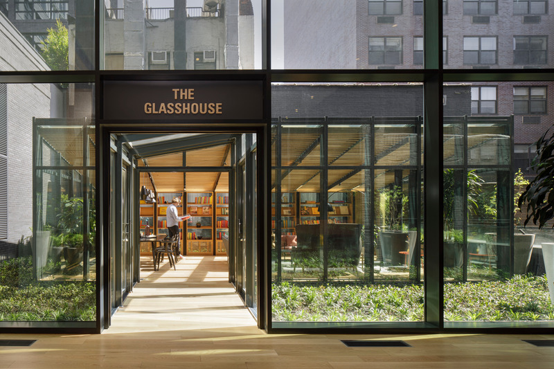 Dossier de presse | 1472-08 - Communiqué de presse | concrete Designs First Residential Building in Manhattan - Concrete Amsterdam - Architecture résidentielle -  The West - the glasshouse  - Crédit photo : ewout huibers