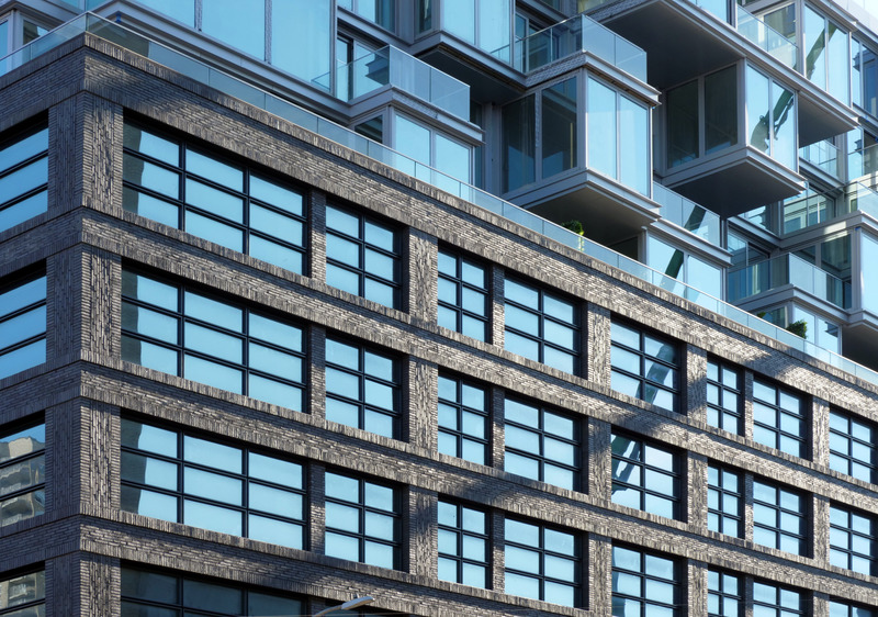 Dossier de presse | 1472-08 - Communiqué de presse | concrete Designs First Residential Building in Manhattan - Concrete Amsterdam - Architecture résidentielle -  The West - brick &amp; cloud detail - Crédit photo : stonecycling