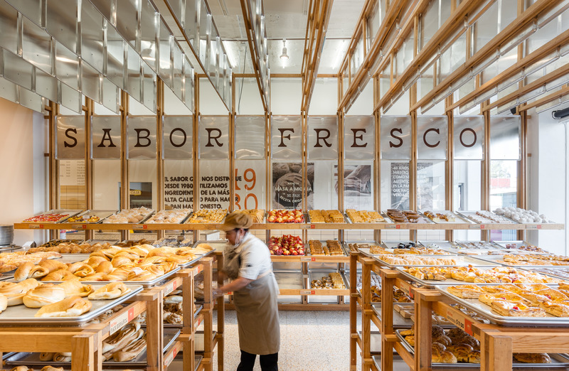 Dossier de presse | 6391-01 - Communiqué de presse | Mi Pan Bakery - Concentrico - Design d’intérieur commercial - Crédit photo : Jose Miguel Gonzalez / Apertura Studio