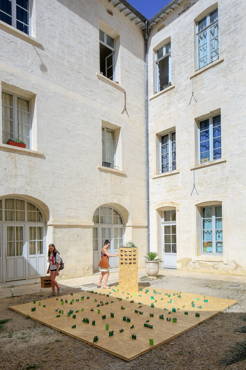 Dossier de presse | 982-49 - Communiqué de presse | Festival des Architectures Vives 2022 - Association Champ Libre - Évènement + Exposition - LA MAUVAISE HERBE NE MEURT JAMAIS<br>Atelier Mobile : Cristiano Tosco, Miriam Quassolo, Corrado Scudellaro, Fabrizia Muci, Francesco Paolo Rolfo - Crédit photo : photoarchitecture festivaldesarchitecturesvives