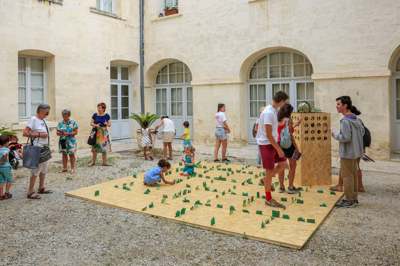 Dossier de presse | 982-49 - Communiqué de presse | Festival des Architectures Vives 2022 - Association Champ Libre - Évènement + Exposition - LA MAUVAISE HERBE NE MEURT JAMAIS<br>Atelier Mobile : Cristiano Tosco, Miriam Quassolo, Corrado Scudellaro, Fabrizia Muci, Francesco Paolo Rolfo - Crédit photo : photoarchitecture festivaldesarchitecturesvives