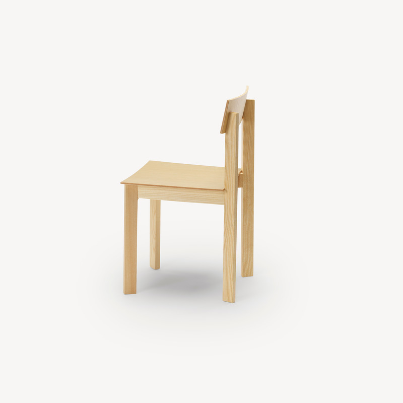 Dossier de presse | 4232-11 - Communiqué de presse | Zilio A&C – Essentiel, international & local - Zilio A&C - Produit - Style compact et léger pour la série <b>Candid</b>, qui comprend une chaise et maintenant le nouveau tabouret de l'équipe suédoise multidisciplinaire du <b>Note Design Studio</b>. - Crédit photo : courtesy Zilio A&amp;C