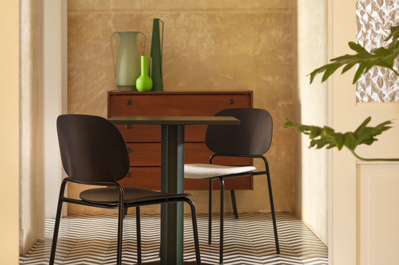 Dossier de presse | 4232-11 - Communiqué de presse | Zilio A&C – Essentiel, international & local - Zilio A&C - Produit - Chaises Upon - Crédit photo : Matevz Paternoster
