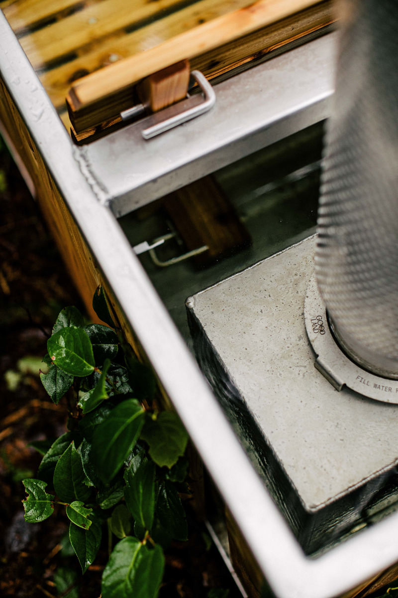 Press kit | 6456-01 - Press release | Wood-Fired Bathing is Making a Comeback - GOODLAND - Lifestyle - GOODLAND Wood Burning Hot Tubs (Tofino content) - Photo credit: Hideaway Creative for GOODLAND 2022