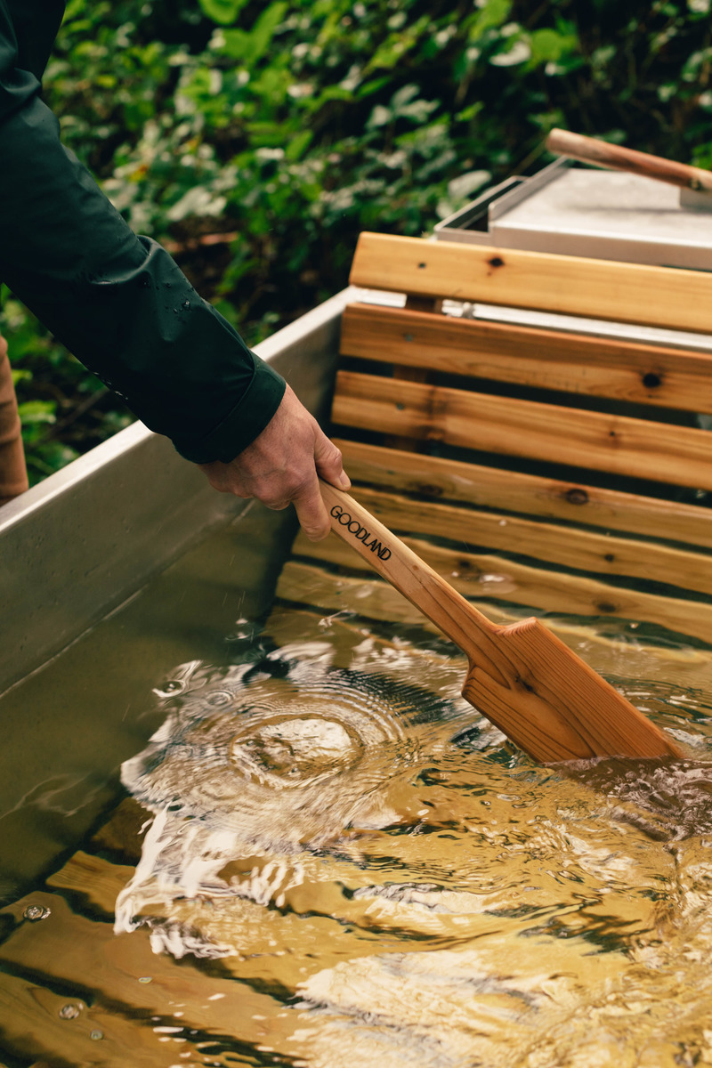 Press kit | 6456-01 - Press release | Wood-Fired Bathing is Making a Comeback - GOODLAND - Lifestyle -  GOODLAND - Authentic bathing with a Wood Burning Hot Tub  - Photo credit: Hideaway Creative for GOODLAND 2022