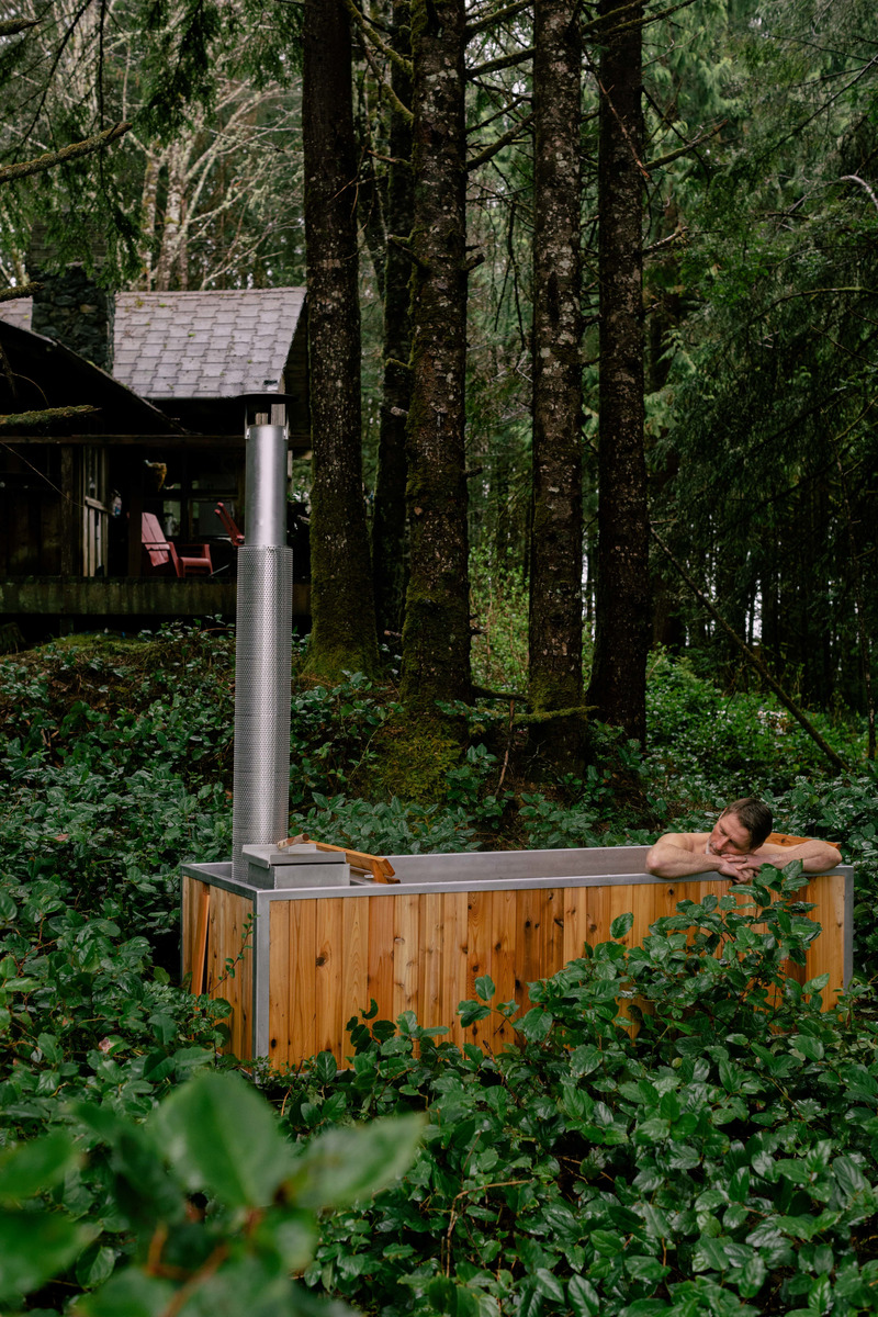 Press kit | 6456-01 - Press release | Wood-Fired Bathing is Making a Comeback - GOODLAND - Lifestyle -  GOODLAND - Authentic bathing with a Wood Burning Hot Tub  - Photo credit: Hideaway Creative for GOODLAND 2022